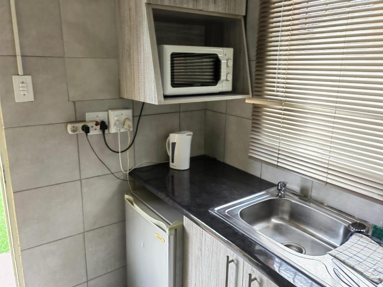 Sibahlenomhlambi Guesthouse Springs  Camera foto